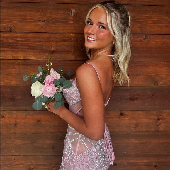 Profile Picture of Dominique Brookes (@dominiqueb520) on Poshmark