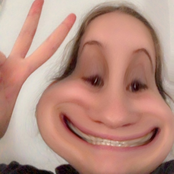 Profile Picture of Reese Chidgey (@reesechidgey) on Poshmark