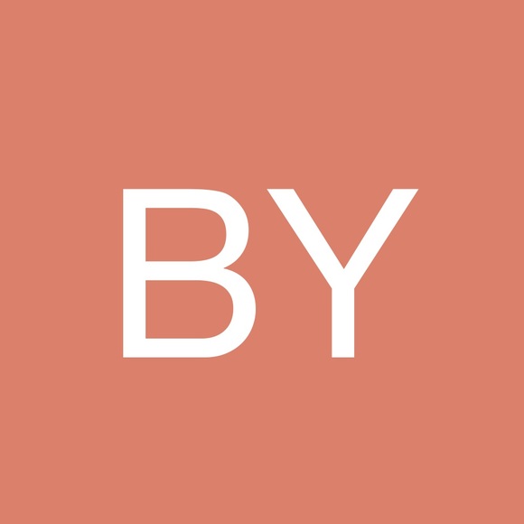 Profile Picture of Beata Yormark (@beatayormark) on Poshmark