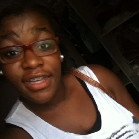 Profile Picture of Aisha Olemba (@aishacutie) on Poshmark