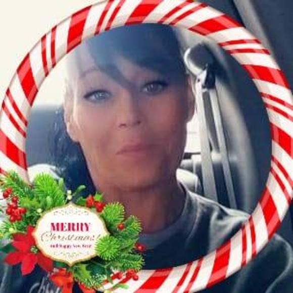 Profile Picture of Christy Shadowens (@c_shadowens) on Poshmark