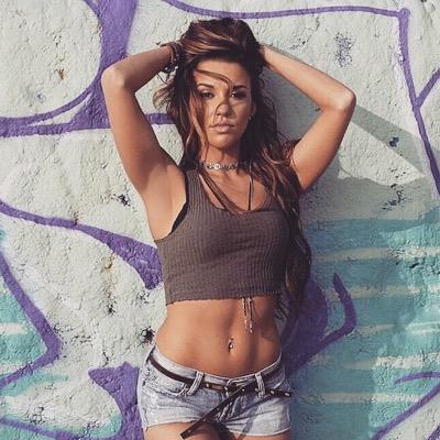 Profile Picture of Laurel McKinney (@Bad_Laurel) on Twitter