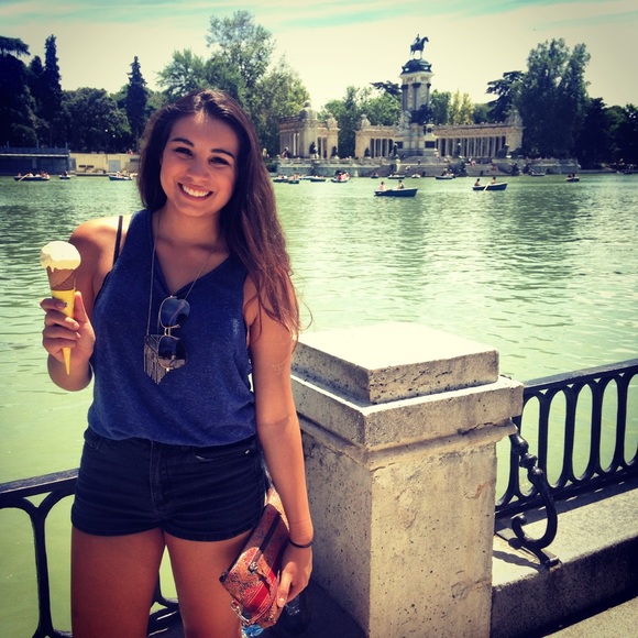 Profile Picture of Christina Esquivel (@aztecce) on Poshmark