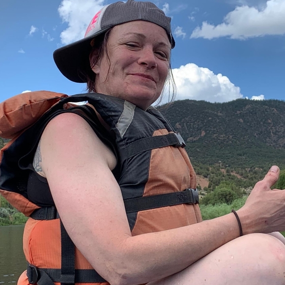 Profile Picture of Daniella Bellerose (@danieseven) on Poshmark