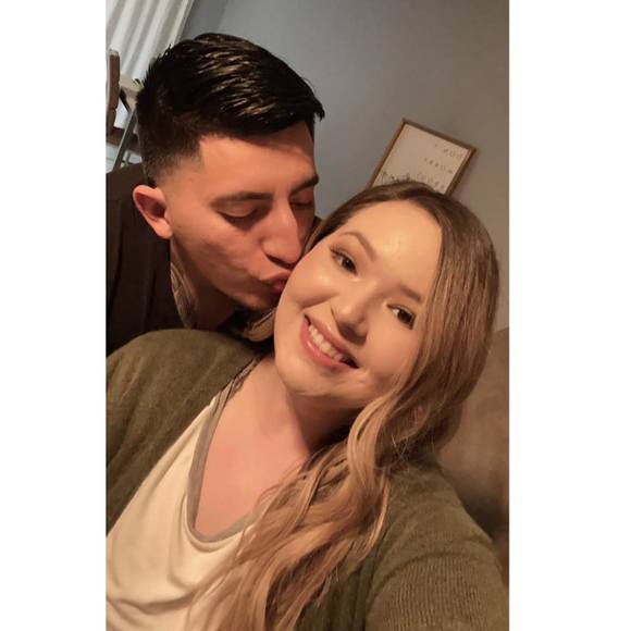 Profile Picture of Amanda Arcos (@amandaarcos) on Poshmark