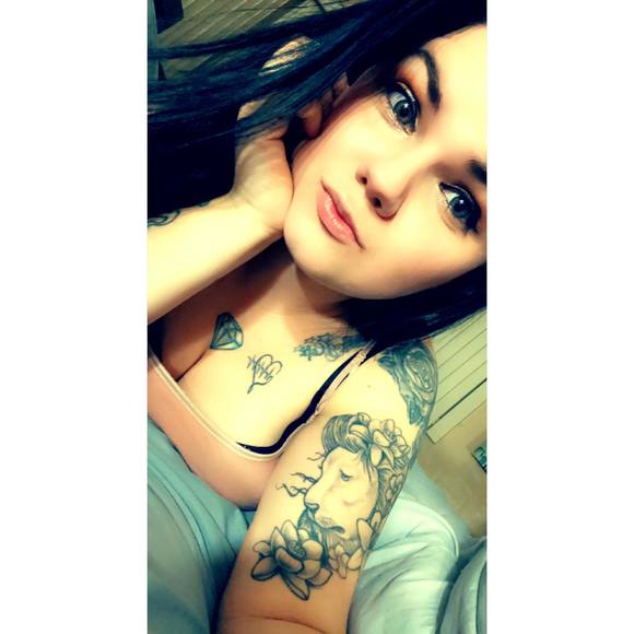 Profile Picture of Bobbijean Erikson (@bobbijeaner) on Poshmark
