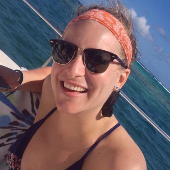 Profile Picture of Julia Angelotti (@jangelotti) on Poshmark