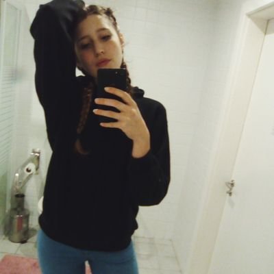 Profile Picture of Michael Scofield  ✌ (@sparklingbeebur) on Twitter