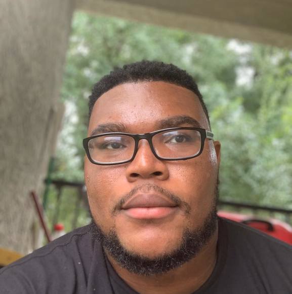 Profile Picture of Shawn Andrew (@loopathell) on Poshmark