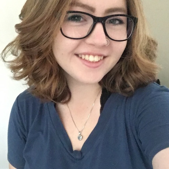 Abby Aalberg - Poshmark Profile Picture of Abby Aalberg (@abby5727) on Poshmark