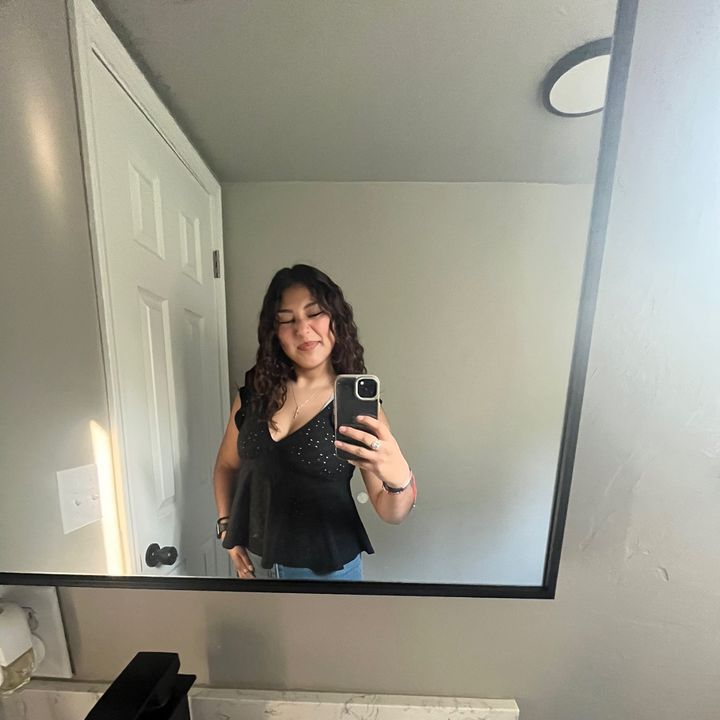 Profile Picture of cecilia🎀 (@cecilia._.trinidad) on Tiktok