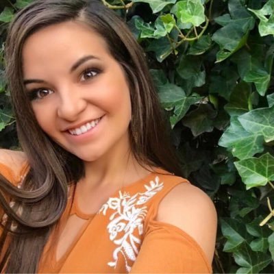 Profile Picture of Julianna Daniel (@JuliannnaDaniel) on Twitter