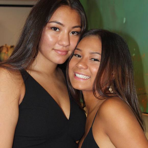 Profile Picture of Emilia Thein (@emilia_thein) on Poshmark