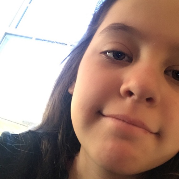 Profile Picture of Sarah Belian (@sarahbelian) on Poshmark