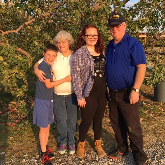 Profile Picture of Faye Reynolds (@flowermema) on Poshmark