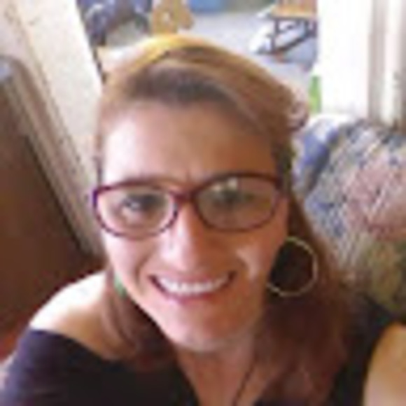 Profile Picture of Lisa Marshman (@lisamarshman50) on Poshmark