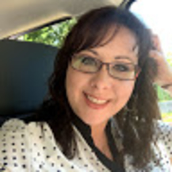 Profile Picture of Jen Vallone (@jenveee3) on Poshmark