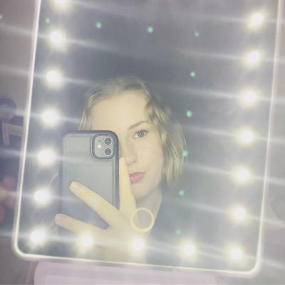 Profile Picture of Sam Dunham (@samanthadunham_) on Twitter