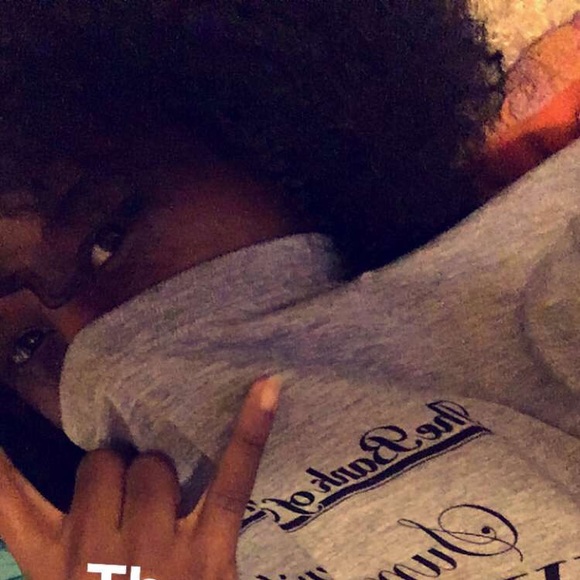 Profile Picture of Areale Frazier (@arealedanee) on Poshmark