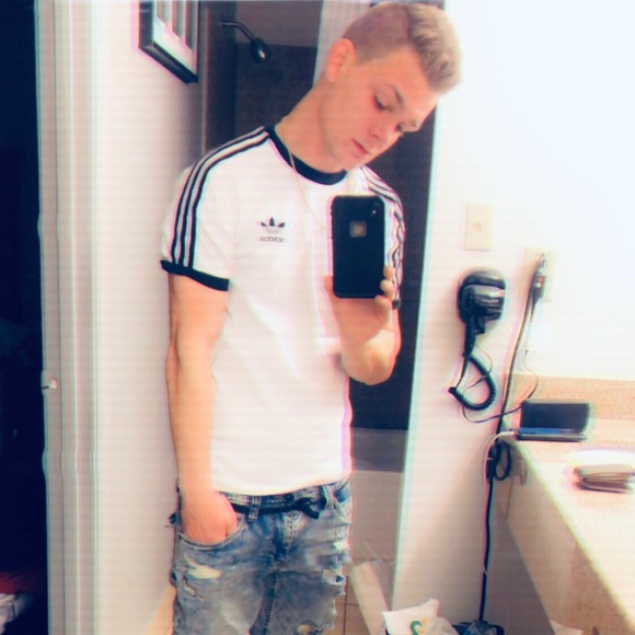 Steven Teague - Poshmark Profile Picture of Steven Teague (@lilwoah552) on Poshmark