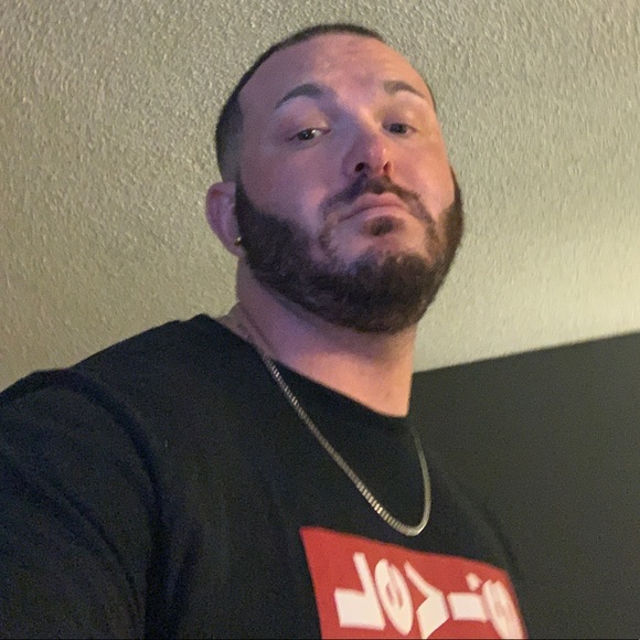 Profile Picture of Brandon Felicetty (@bkfelicetty) on Poshmark