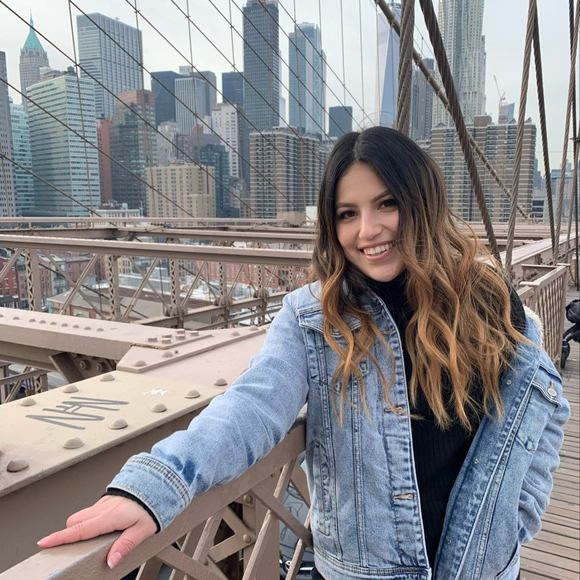 Profile Picture of Aileen Aranda (@arandaaileen) on Poshmark