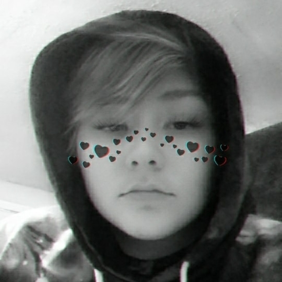 Profile Picture of Jj Cheely (@cheelyj7596) on Poshmark