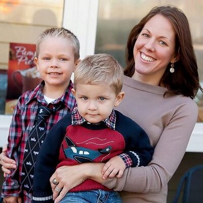 Profile Picture of Jackie Hoyt (@jaclynhoyt) on Twitter
