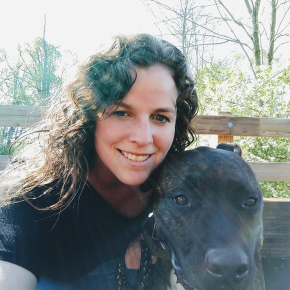 Profile Picture of Shannon Bandinelli (@sbandinelli) on Poshmark