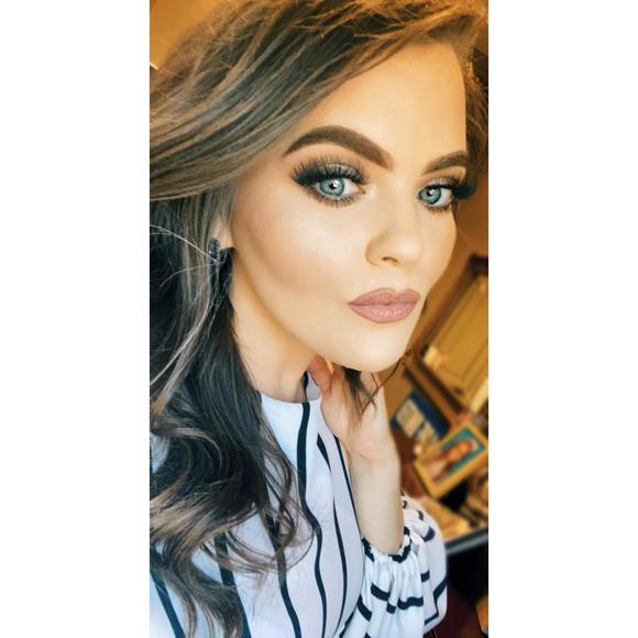 Profile Picture of Alexandra Coffman (@mrscoffman0616) on Poshmark