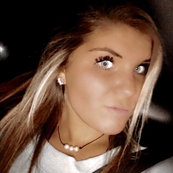Profile Picture of Kylee Marlin (@kyleemarlin) on Poshmark