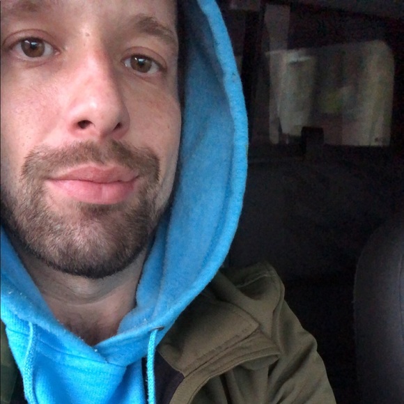 Profile Picture of Mike Barry (@bubblebathbarry) on Poshmark