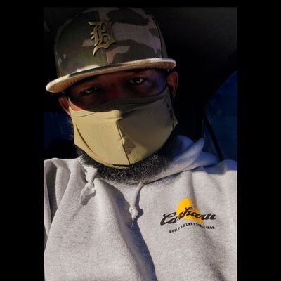 Profile Picture of +ʋɐəS (@SeanTheTerrible) on Twitter