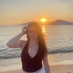Profile Picture of Leonore Humbert (@Leonore-Humbert) on Facebook