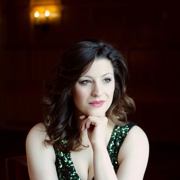 Profile Picture of Amanda Guidi (@akguidi) on Poshmark