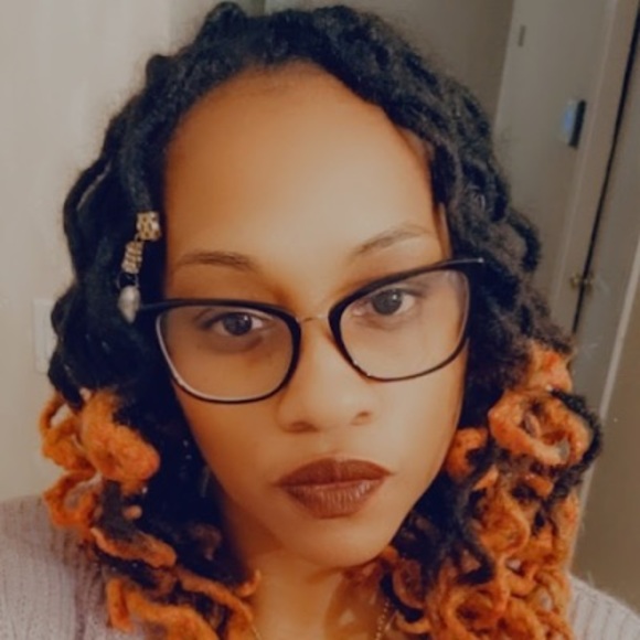Profile Picture of Crystal Gant (@cgant722) on Poshmark