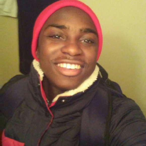 Deshaun Hartgrove - Poshmark Profile Picture of Deshaun Hartgrove (@7733829289) on Poshmark