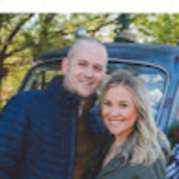 Profile Picture of Crystal Bertholf (@c_bertholf) on Poshmark