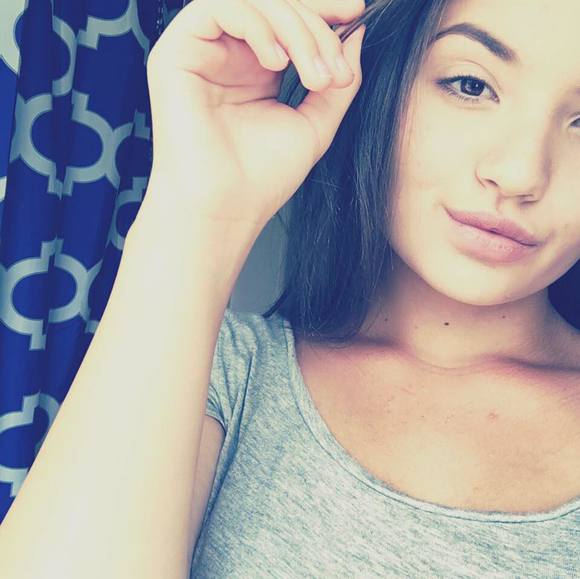 Profile Picture of Hailey Aadland (@haileyaadland) on Poshmark