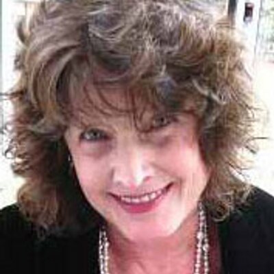 Profile Picture of Deborah Allen (@ithinkleft) on Twitter