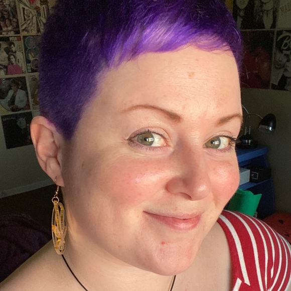 Profile Picture of Ashleigh Popplewell (@a_popplewell) on Poshmark