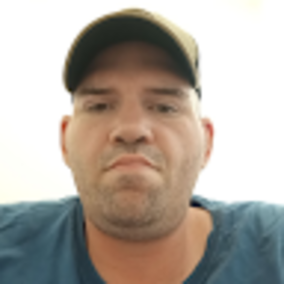 Profile Picture of Thomas Combs (@thomascombs2828) on Poshmark