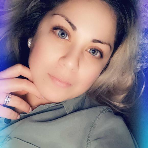 Profile Picture of Paula Limas (@paulalimas) on Poshmark