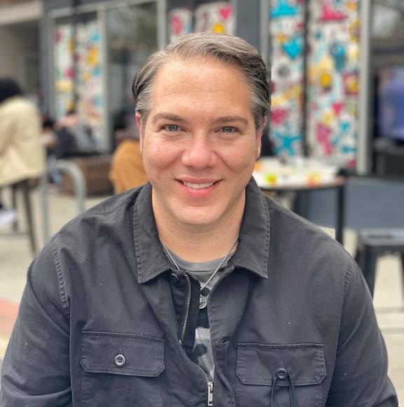 Profile Picture of Luke Lorenzo (@lukyz) on Poshmark