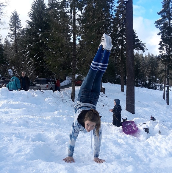 Kylee Talley - Poshmark Profile Picture of Kylee Talley (@kyleetalley10) on Poshmark