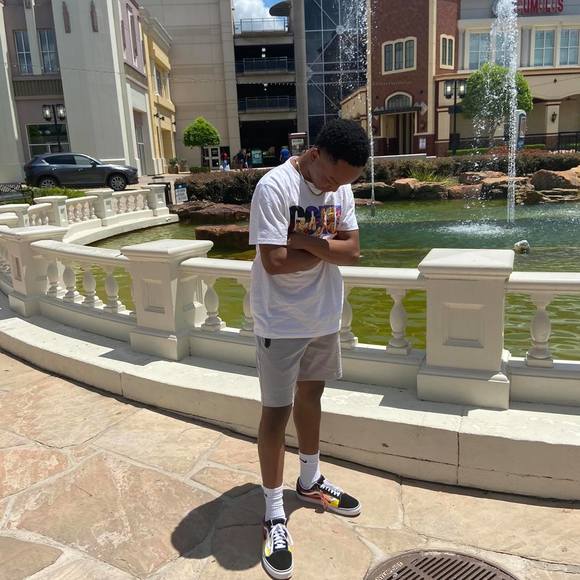 Profile Picture of Joe Nance (@nancejoe32) on Poshmark