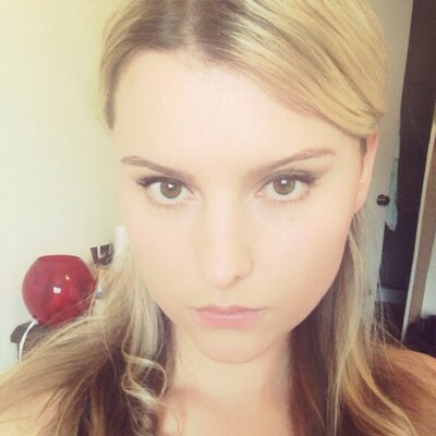 Profile Picture of Natalya (@NatRussu) on Twitter