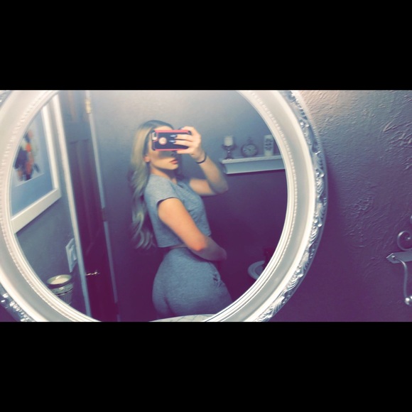 Profile Picture of Wesley Criger (@wessyboo) on Poshmark