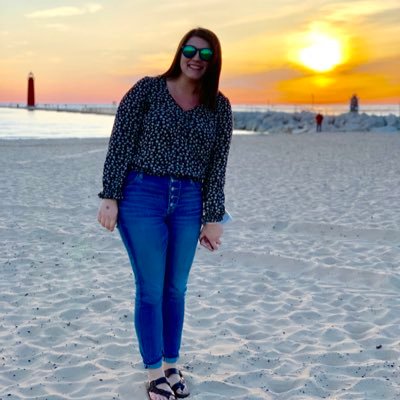 Profile Picture of B R I A N A  ✌️ (@briana_cronk) on Twitter
