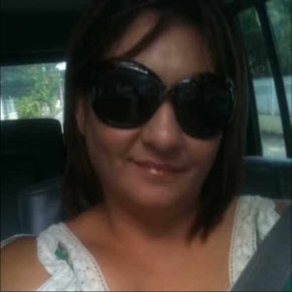 Profile Picture of Meledy Soto (@meledy) on Poshmark